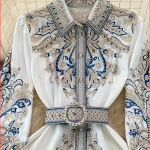 Elegantna ženska haljina sa vintage cvetnim printom i pojasom